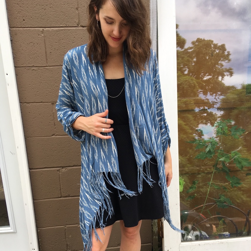 En Creme Drape Jacket in Blue Rustic Print